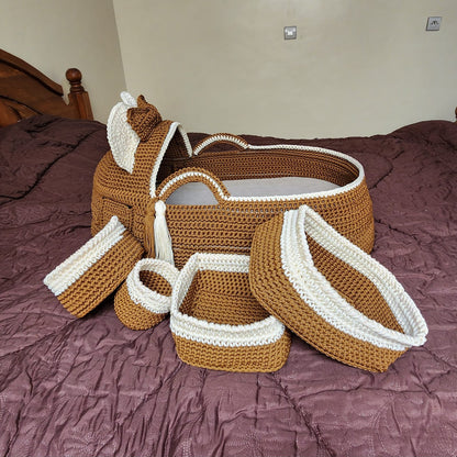 Lit de bébé avec des paniers (plus grand )