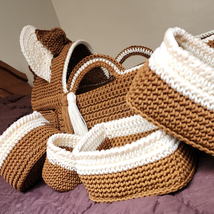 Lit de bébé avec des paniers (plus grand )